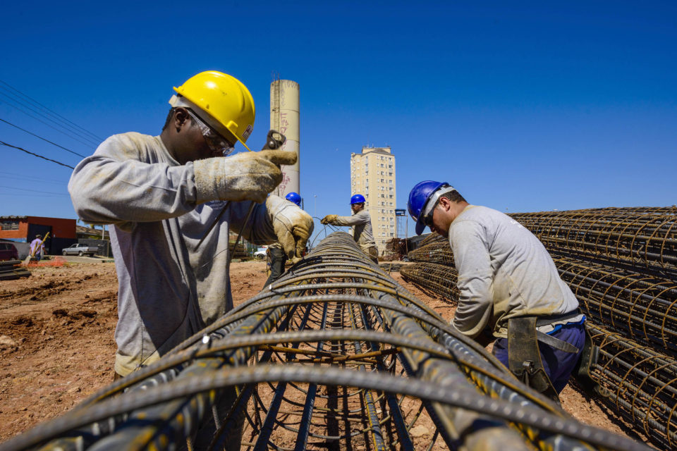 Empresas de construção civil abrem processo seletivo pela Funtrab – FUNTRAB